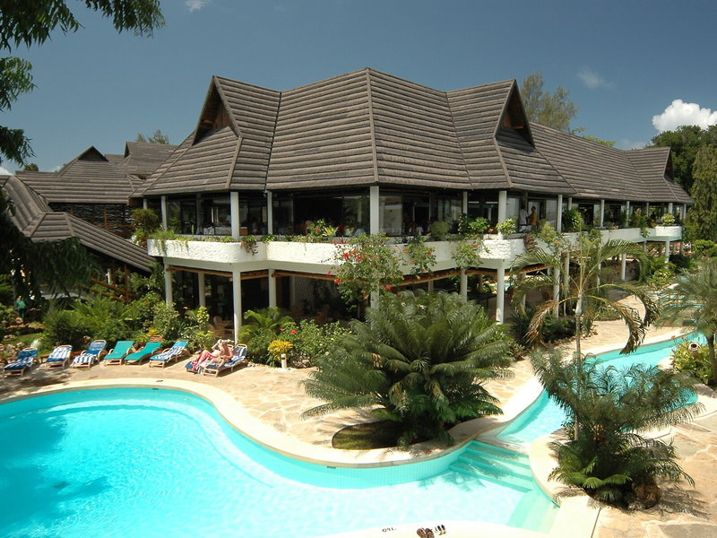 Travellers Beach Hotel & Club 