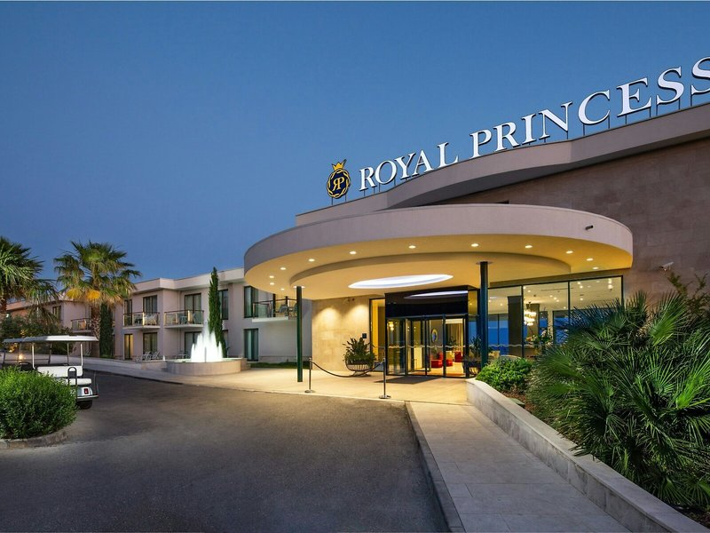 Royal Princess Hotel