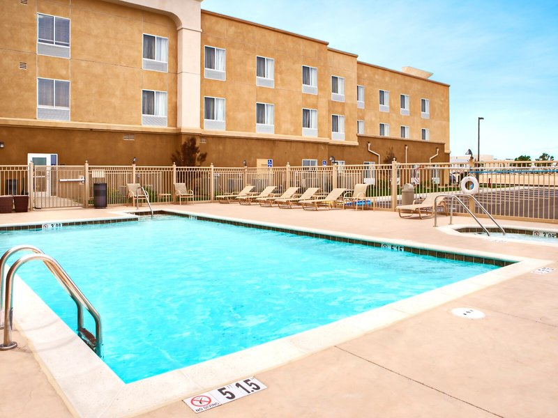 Hampton Inn & Suites Ridgecrest
