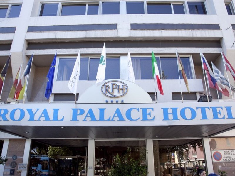 Royal Palace Hotel