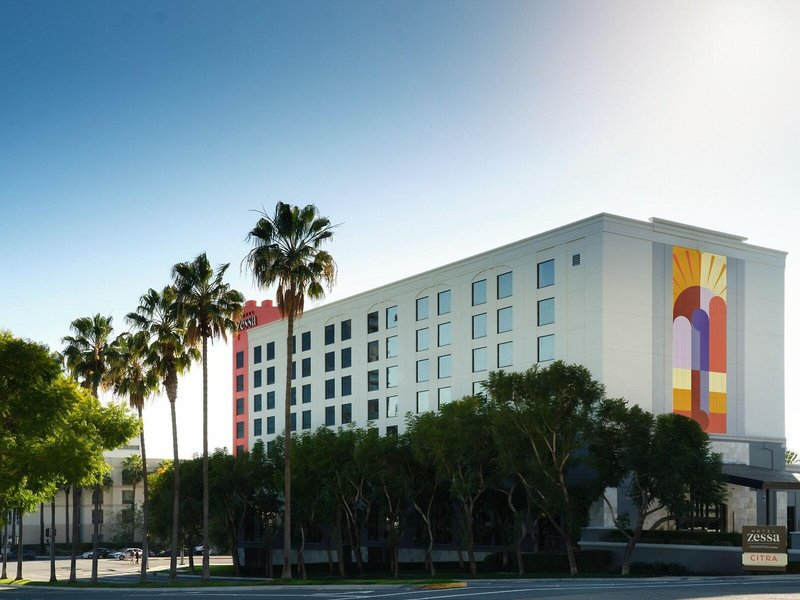 Hotel Zessa Santa Ana, a DoubleTree by Hilton