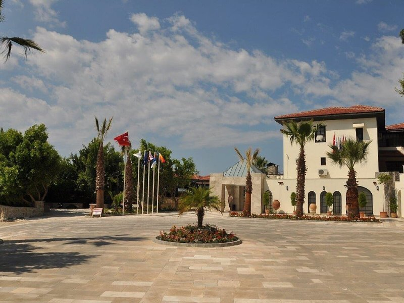Nicholas Park Hotel