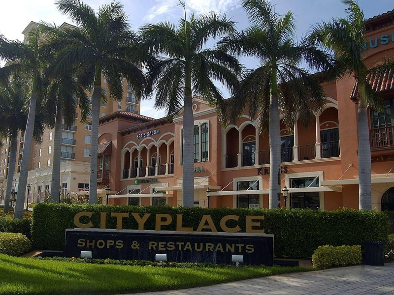 Hilton Palm Beach PBI