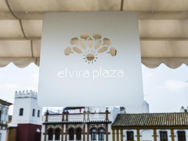 Elvira Plaza