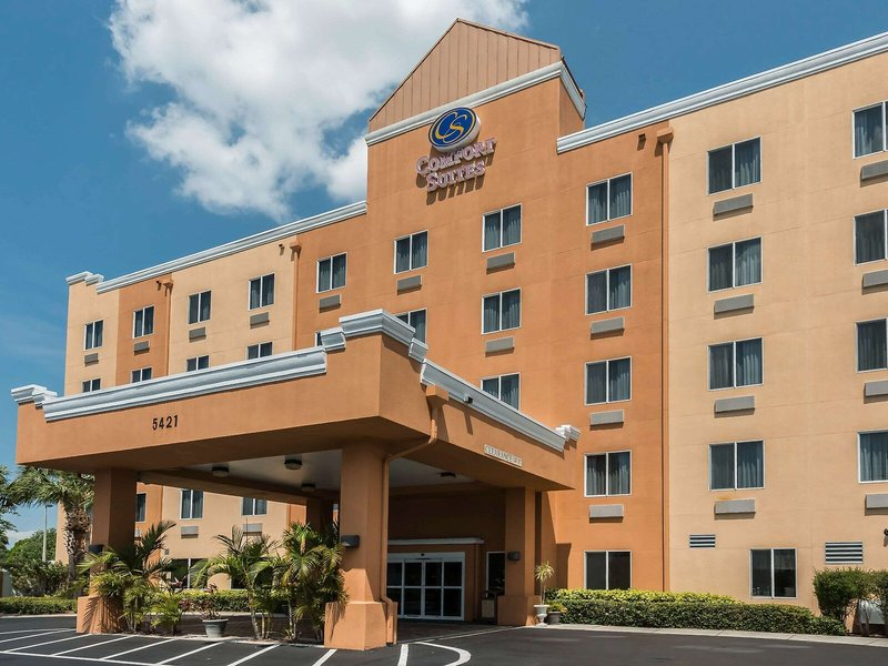 Comfort Suites Near Raymond James Stadium