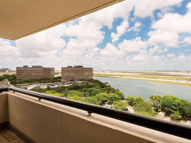 Hilton Miami Airport Blue Lagoon