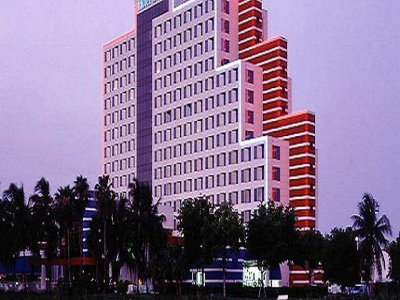 Pullman Miami Airport