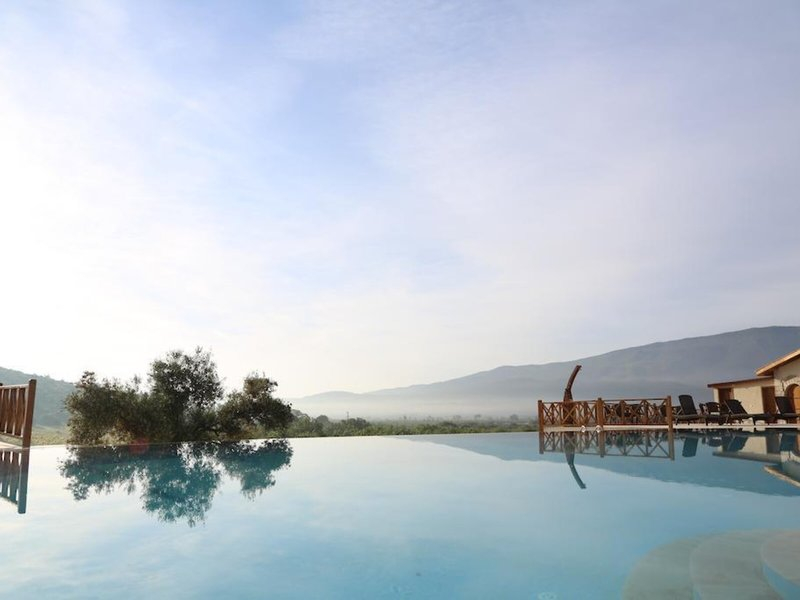 Vinifera Vineyards Hotel