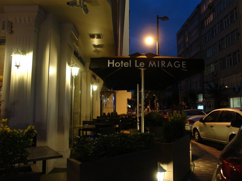 Le Mirage Hotel