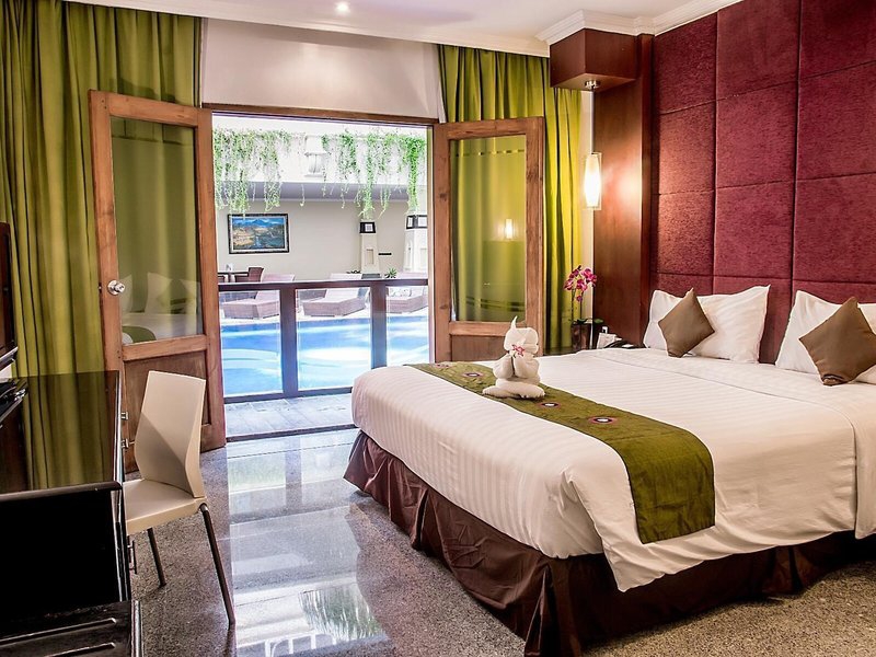 Famous Hotel Kuta