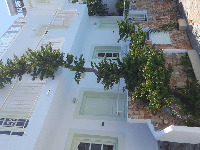 Hesperia Apartments