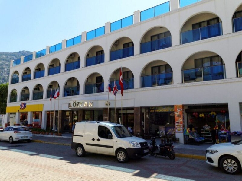 Özcan Beach Hotel