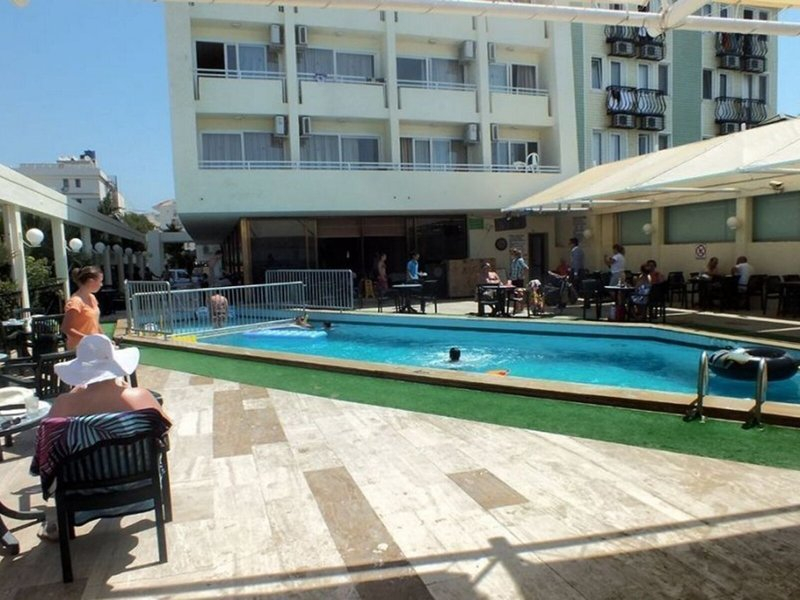 Tuntas Beach Hotel Altinkum