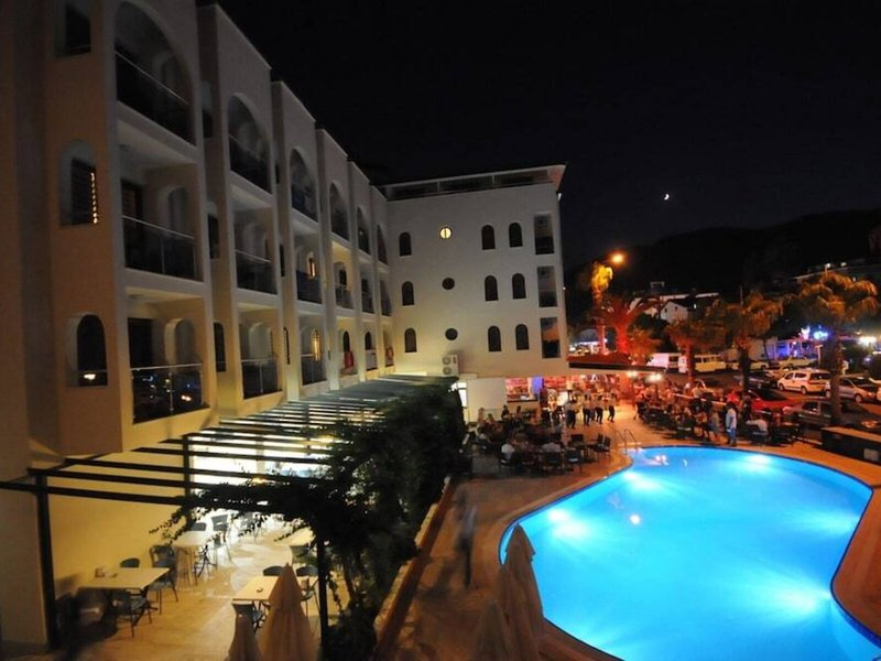 Astoria Life Hotel