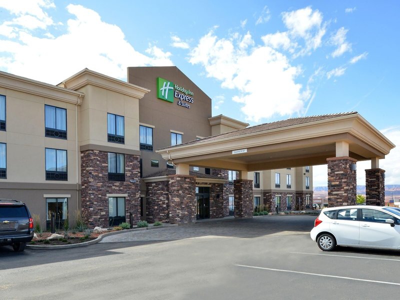 Holiday Inn Express & Suites Page