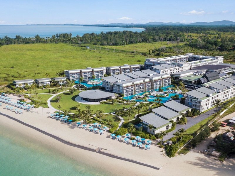 Le Meridien Khao Lak Resort & Spa