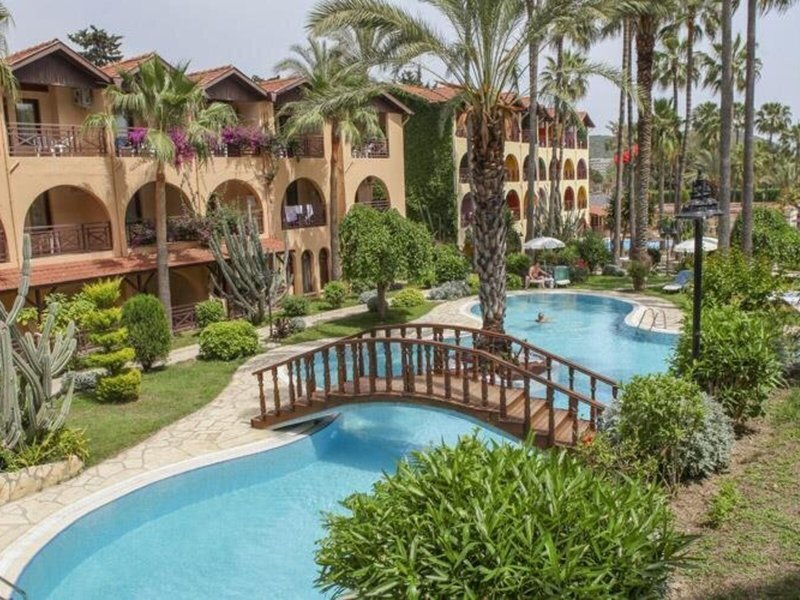 Club Tropical Beach Hotel