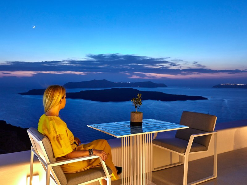 Alti Santorini Suites