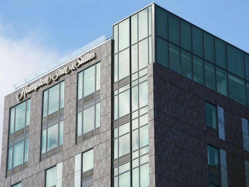 Hampton Inn & Suites Washington DC Navy Yard