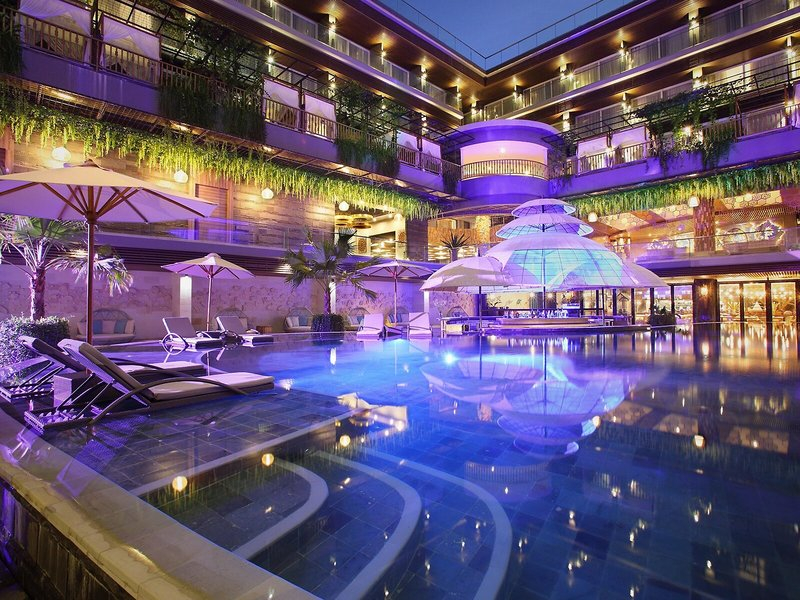 The Crystal Luxury Bay Resort
