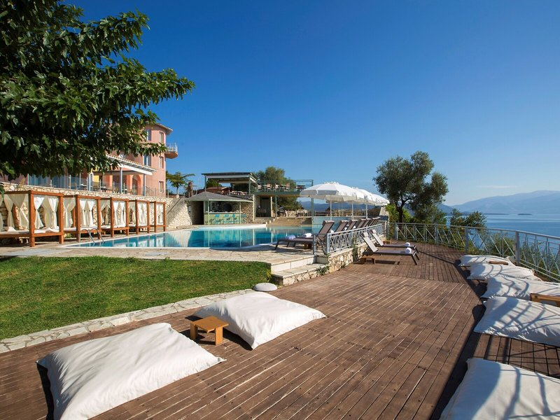 Red Tower Hotel & Suites