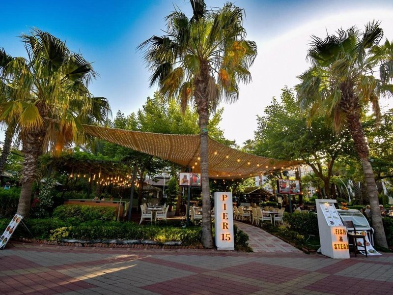 L'Etoile Beach Hotel