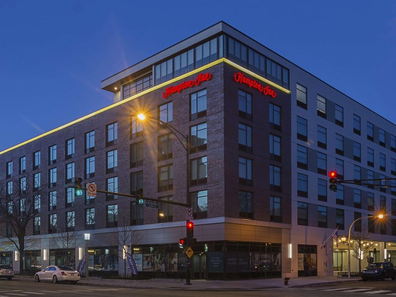 Hampton Inn Chicago North-Loyola Station