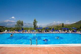Aura Resort
