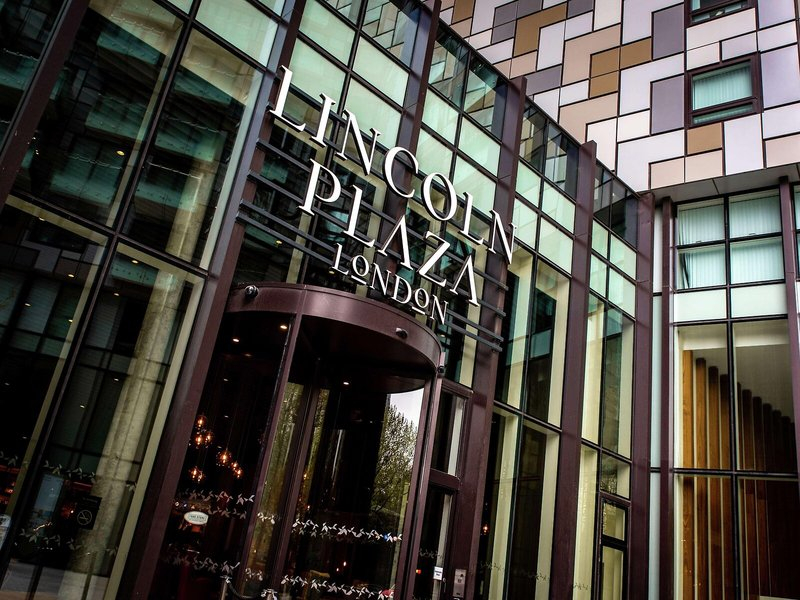 Lincoln Plaza London Curio Collection by Hilton