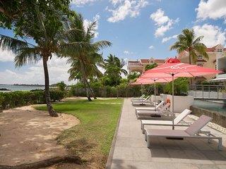 Les Estivales Beachfront Suites & Penthouses by LOV