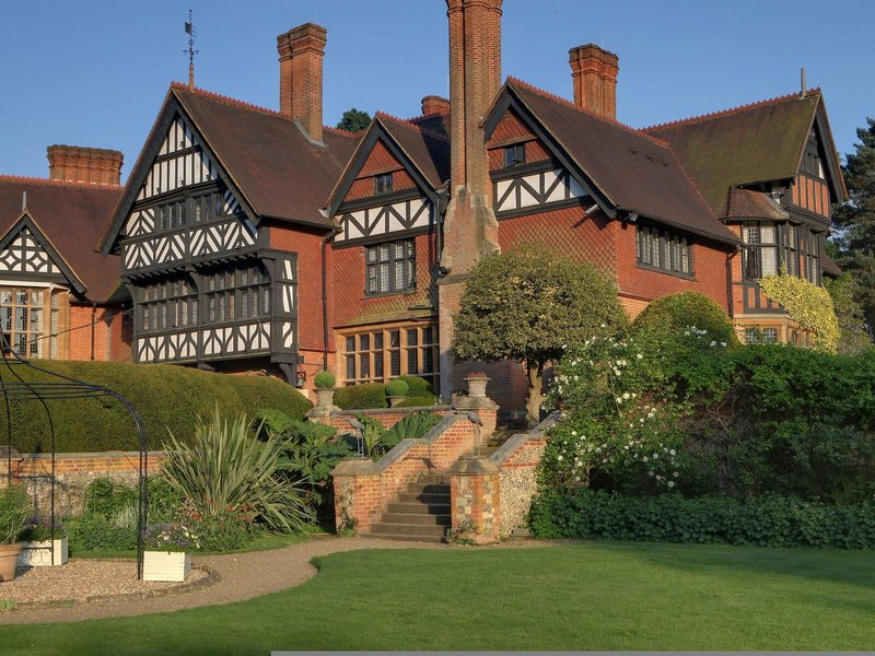 Best Western Plus Grim’s Dyke Hotel