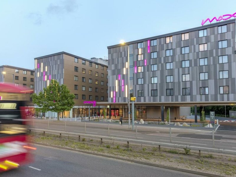 Moxy London Heathrow Airport