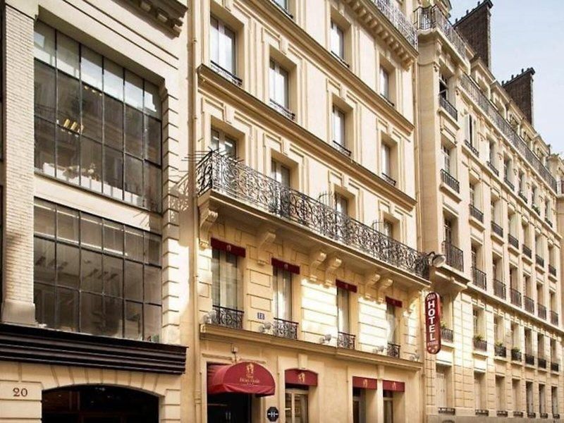 Star Champs-Elysées