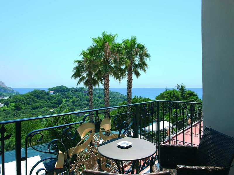Nastro Azzurro & Occhio Marino Resort