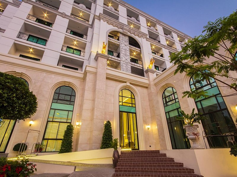 S N Plus Hotel
