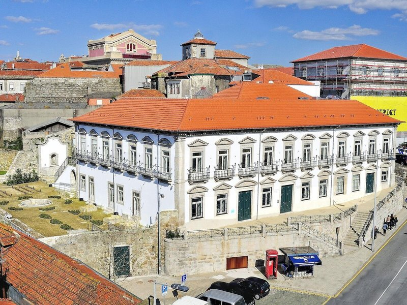 Condes de Azevedo Palace