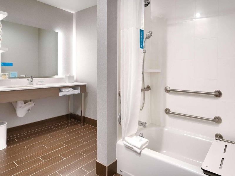 Hampton Inn & Suites Anaheim Resort Convention Center