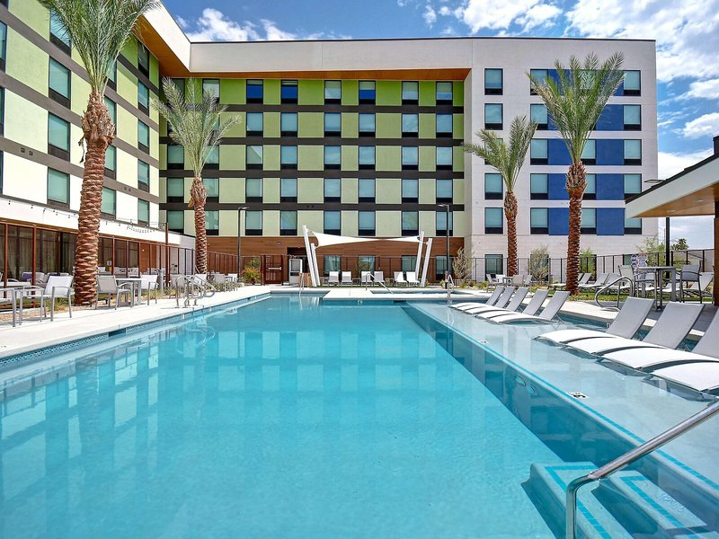 Hampton Inn & Suites Las Vegas Convention Center