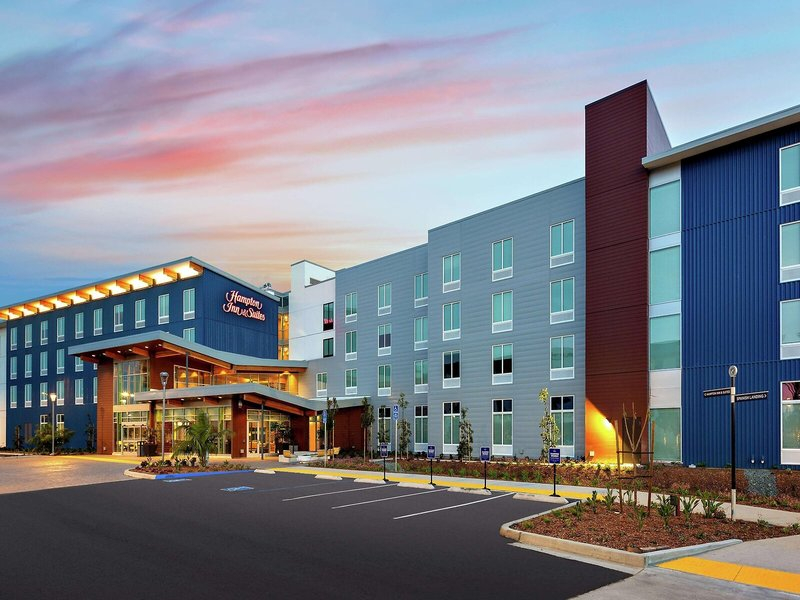 Hampton Inn & Suites San Diego Airport Liberty Station