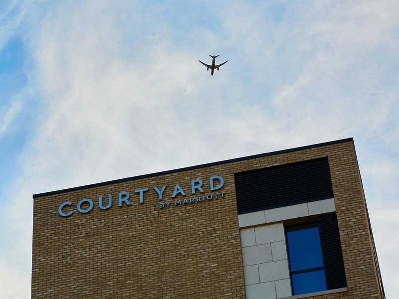 Courtyard by Marriott London City Airport