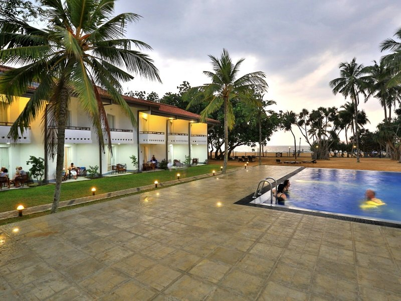 Hibiscus Beach Hotel & Villas