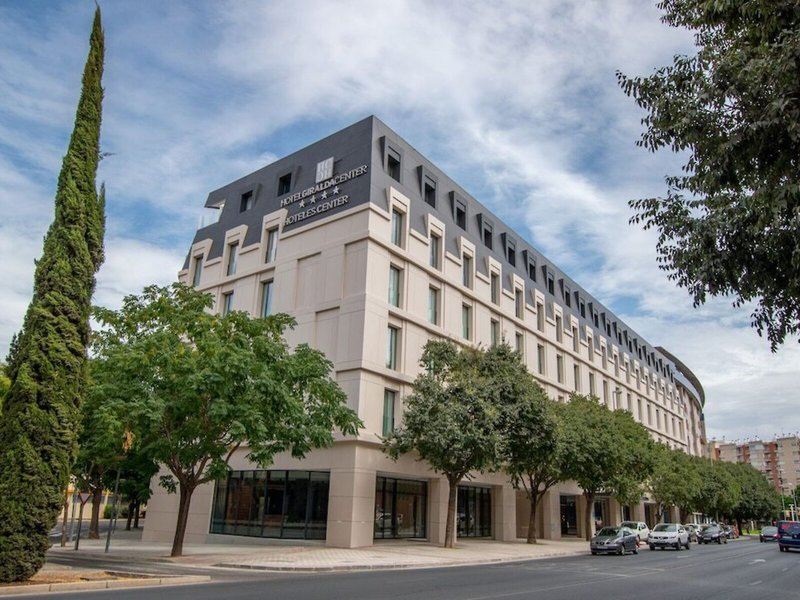 Hotel Giralda Center