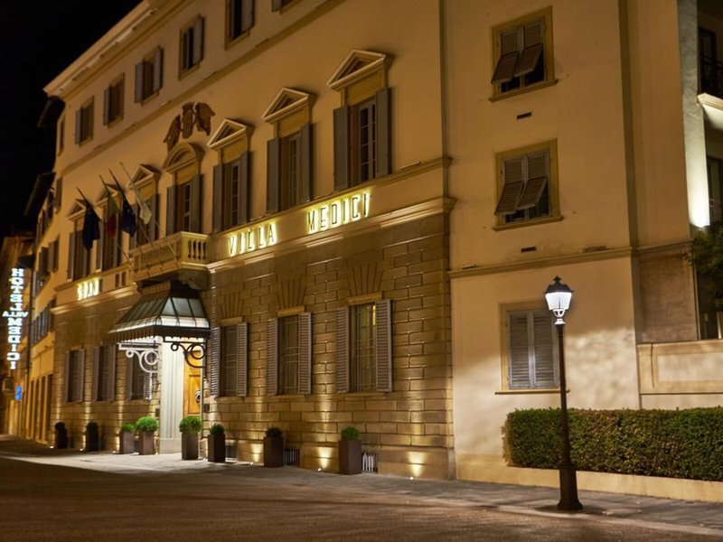 Sina Villa Medici, Autograph Collection