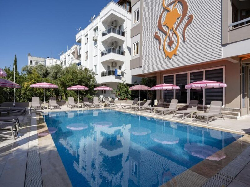 Dionisus Hotel Lara