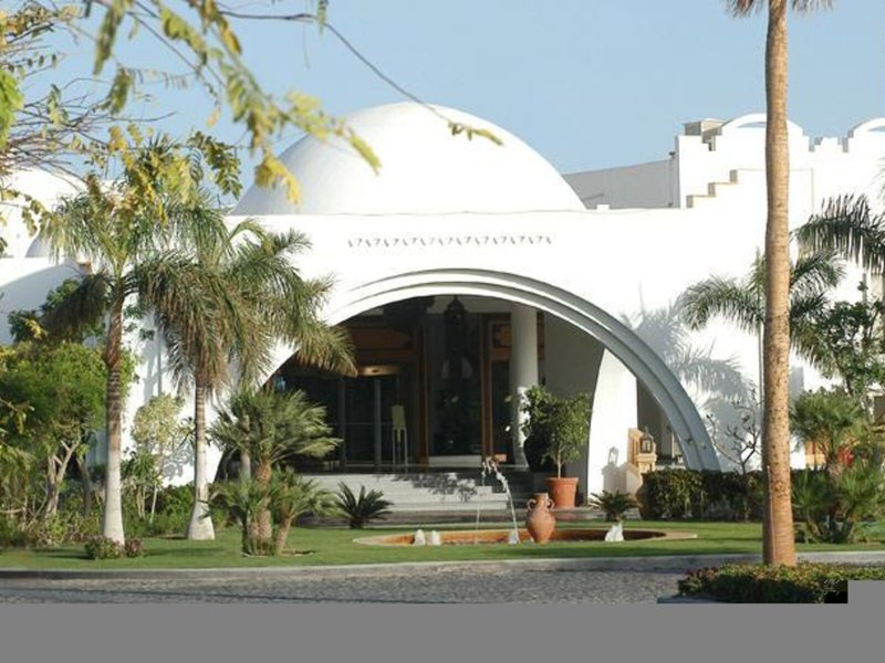 Royal Savoy Hotel & Villas