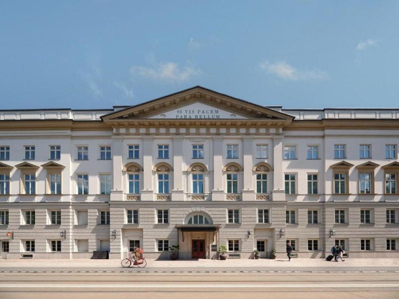 Stradom House, Autograph Collection