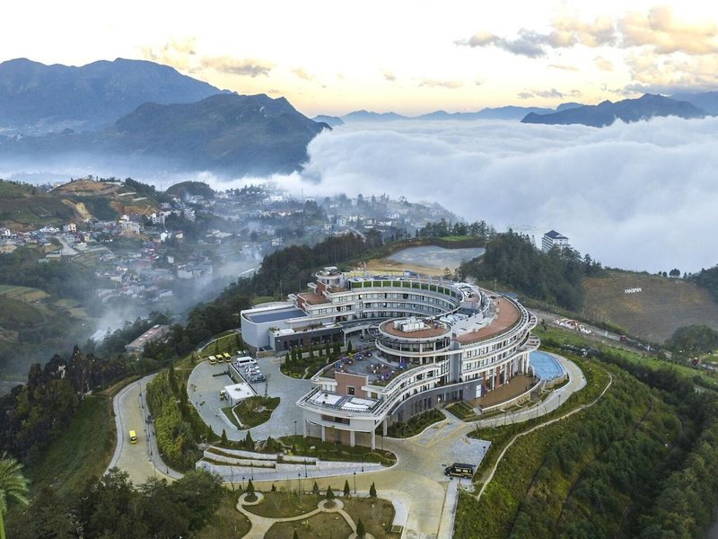 Lady Hill Sapa Resort