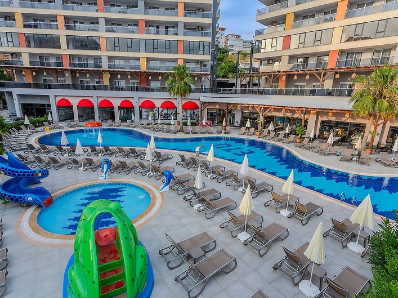 Almaris Resort Hotel