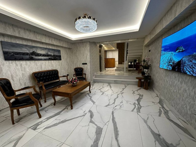Rexee Hotel