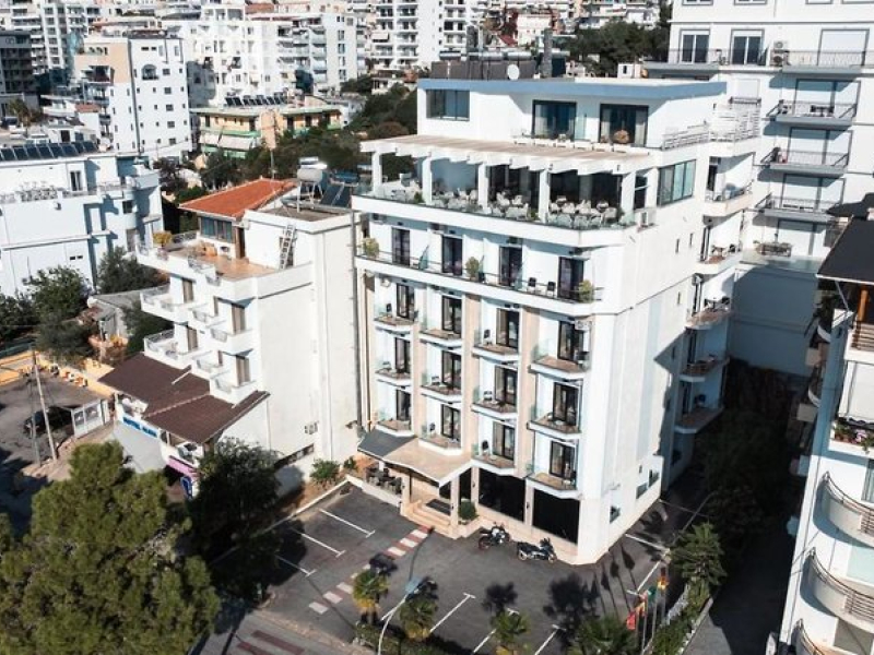 Hotel Senator